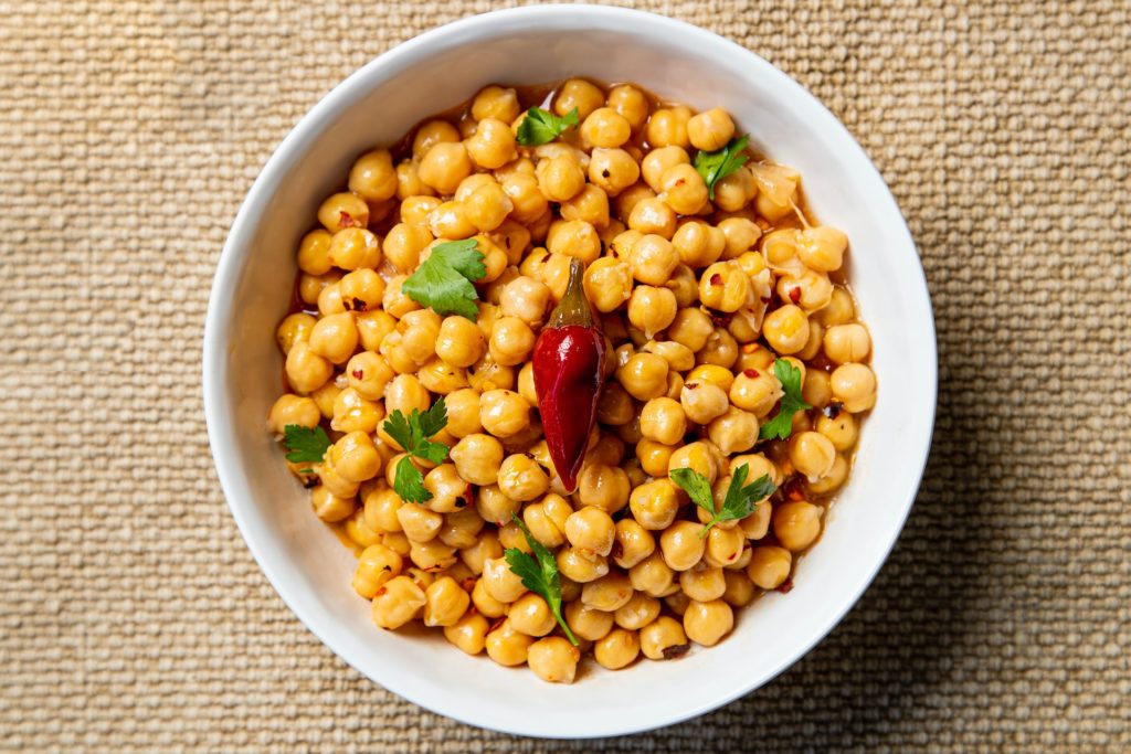healthy salad: improve with chickpeas