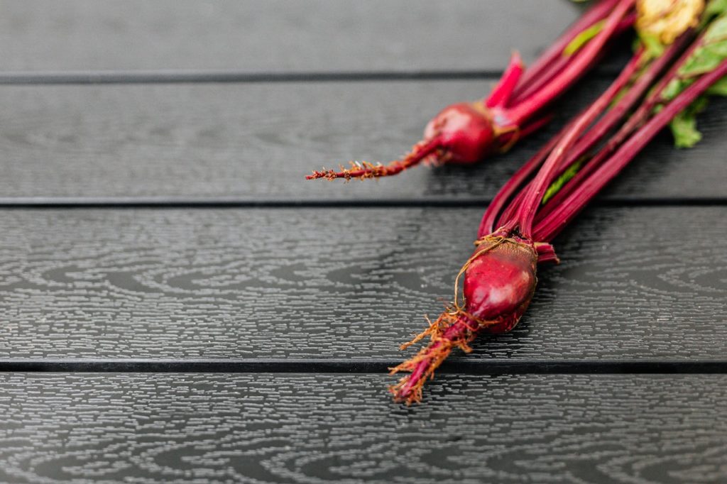 healthy salad: improve with beetroot