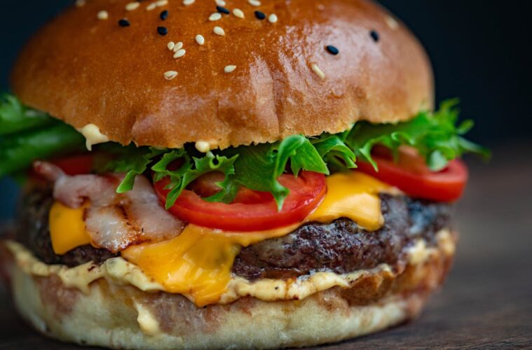 How to Prepare Delicious Food and Fun Activities for Game Night