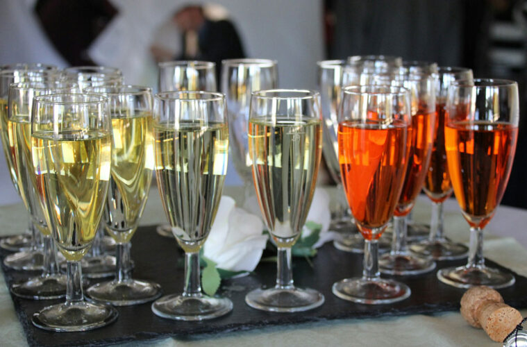 What Wines to Choose for an Unforgettable Bachelorette Party sparkling wine